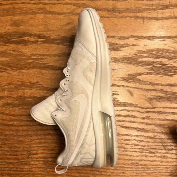 Nike AirMax - Picture 3 of 5